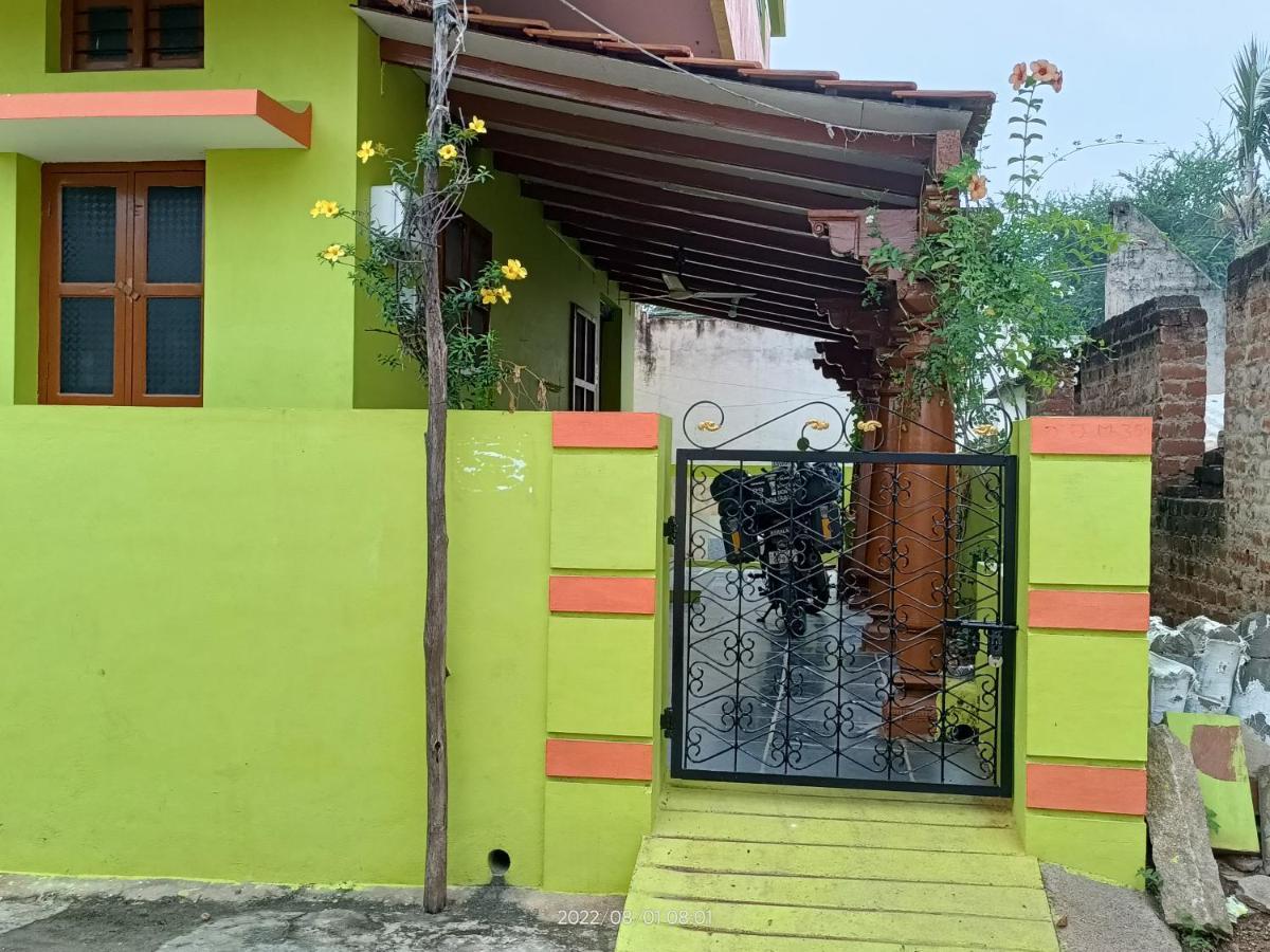 Abhi Homestay האמפי מראה חיצוני תמונה