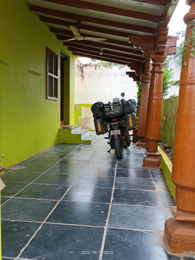 Abhi Homestay האמפי מראה חיצוני תמונה