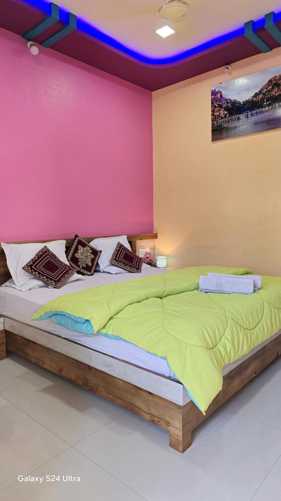 Abhi Homestay האמפי מראה חיצוני תמונה