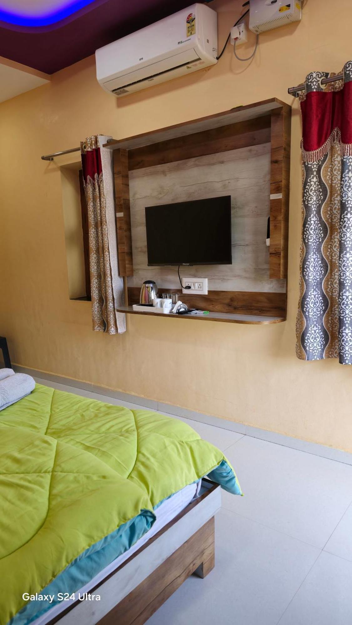 Abhi Homestay האמפי מראה חיצוני תמונה