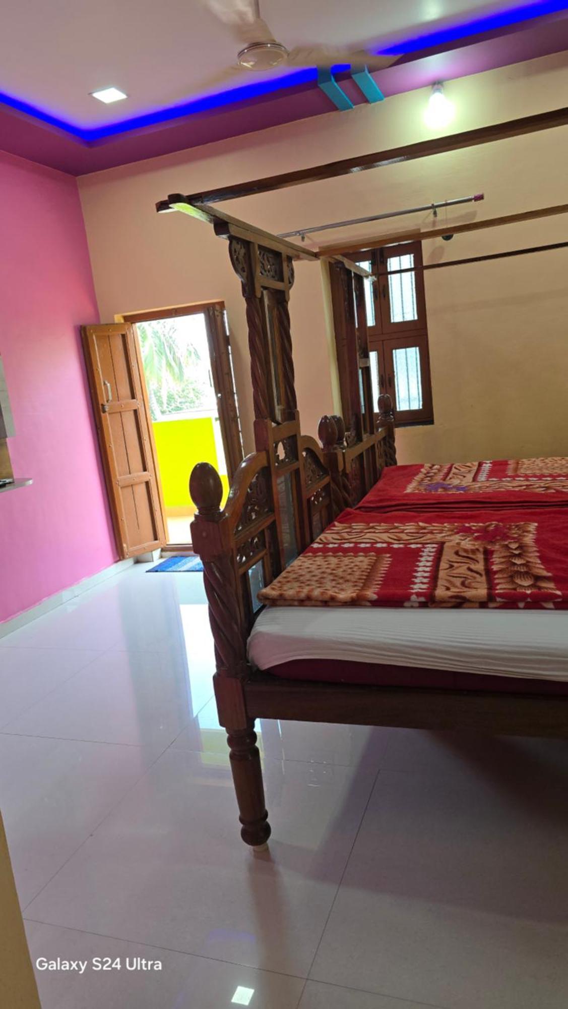 Abhi Homestay האמפי מראה חיצוני תמונה