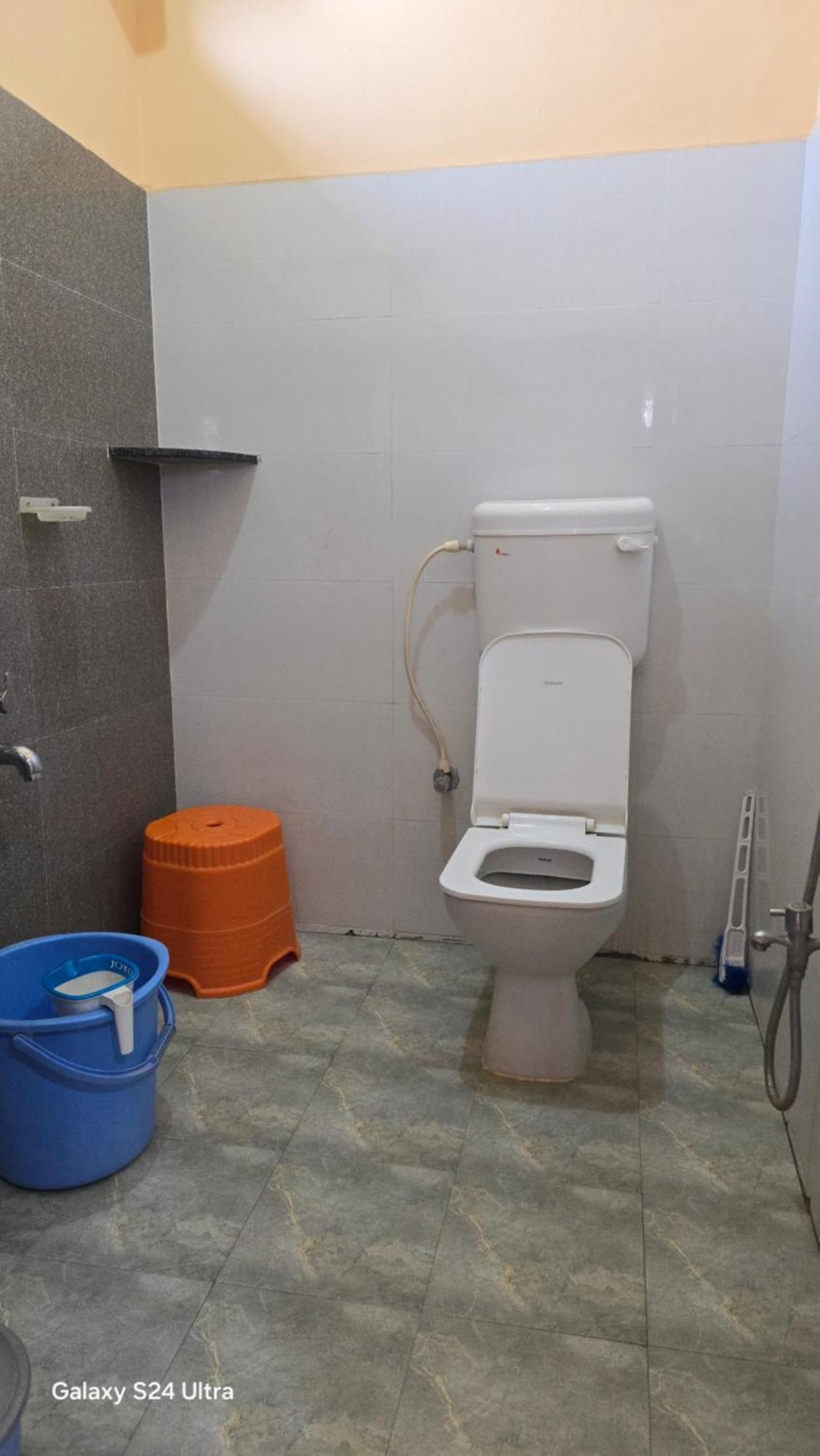 Abhi Homestay האמפי מראה חיצוני תמונה