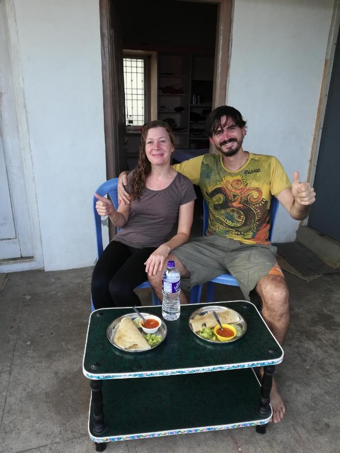 Abhi Homestay האמפי מראה חיצוני תמונה