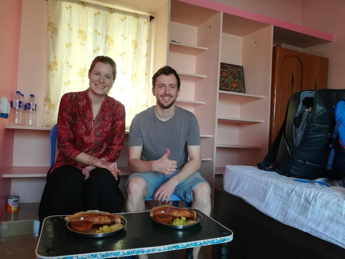 Abhi Homestay האמפי מראה חיצוני תמונה